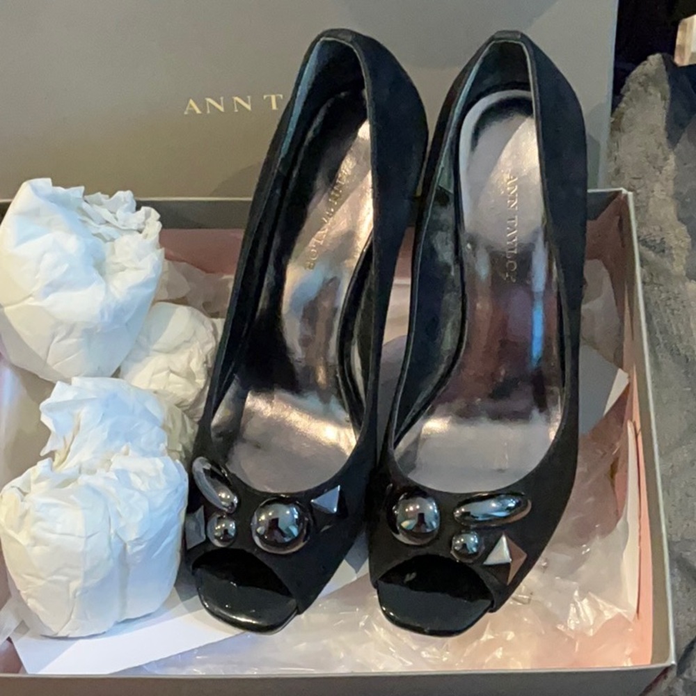 Ann Taylor Stylish Black Suede Peep-Toe Heels, Size 7